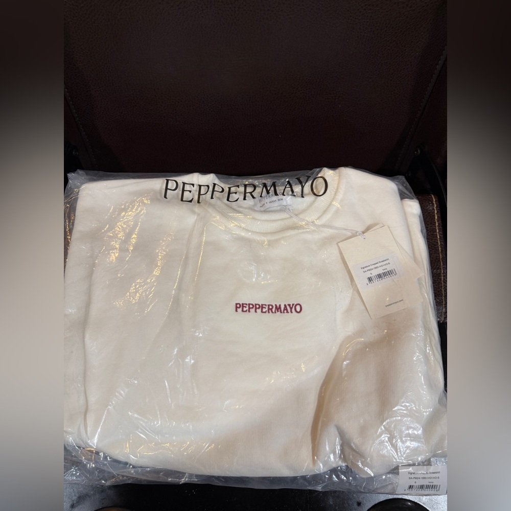 Peppermayo Exclusive - Signature Cropped Sweatshirt - Ivory S - Picture 13 of 14